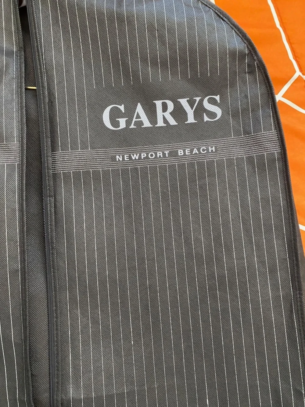 GARYS Newport Beach Branded Garment Bag